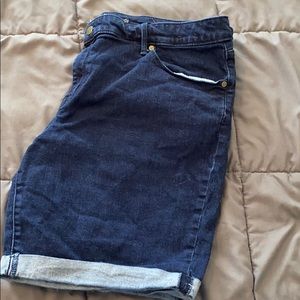 Ava and Viv plus dark wash jean shorts 20w